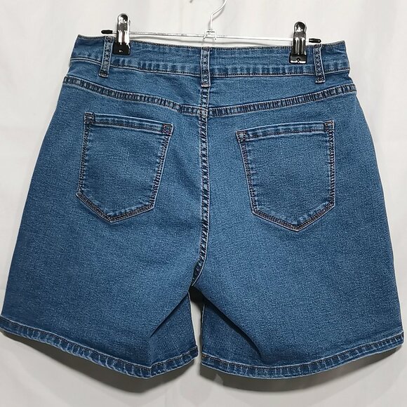 Distressed Medium Wash Denim Shorts Size M NWOT #104 - Picture 3 of 6